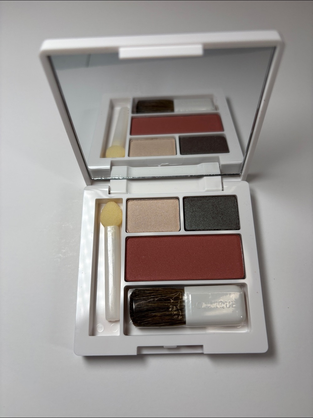 Clinique NEW duo eyeshadow and blush compact. Neutral territory. New and unused.
